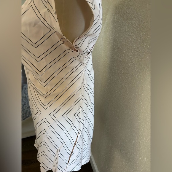 Equipment Femme womens Striped Cream top with Bow Detail size M - Picture 3 of 5